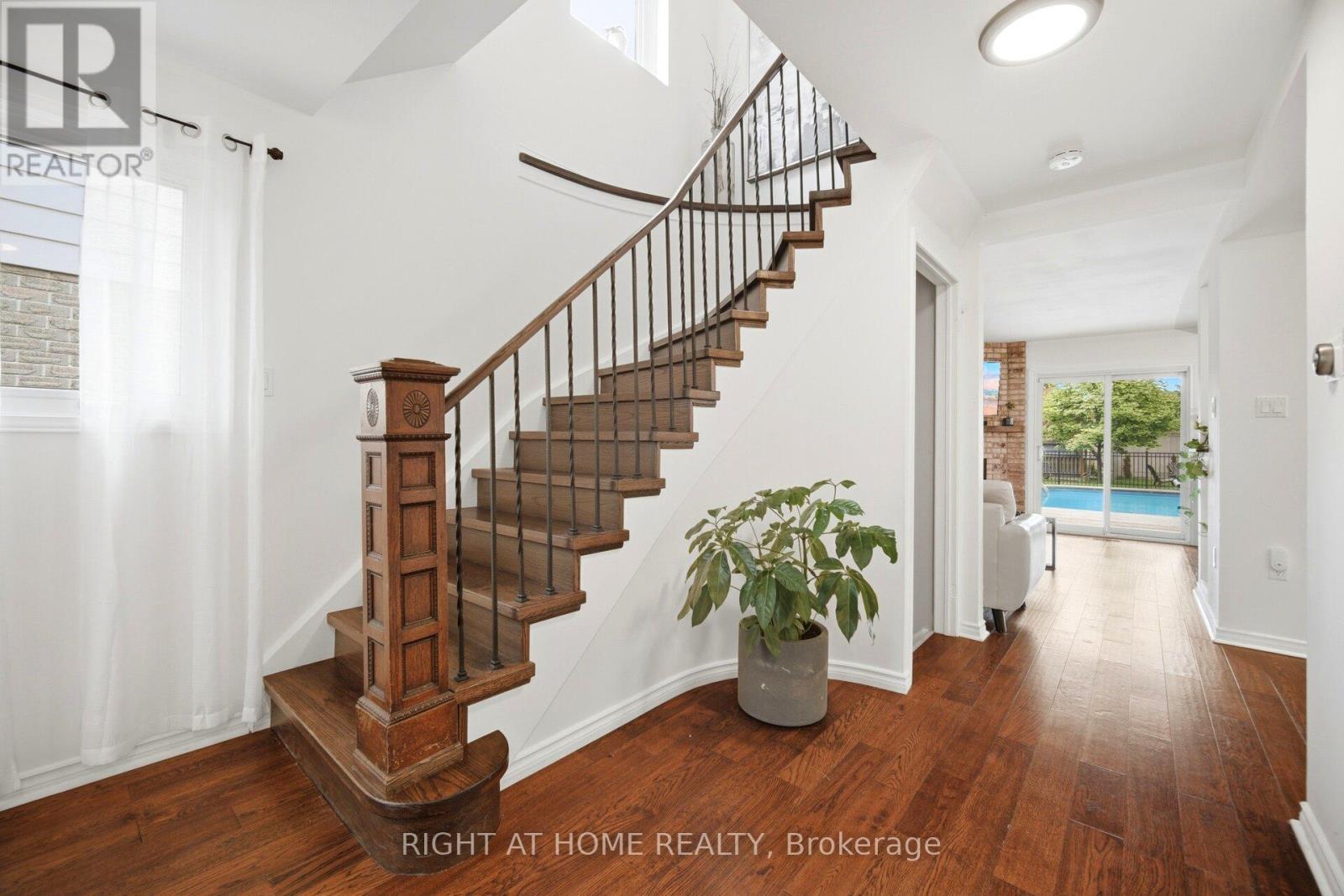 7013 HICKLING CRESCENT - 18