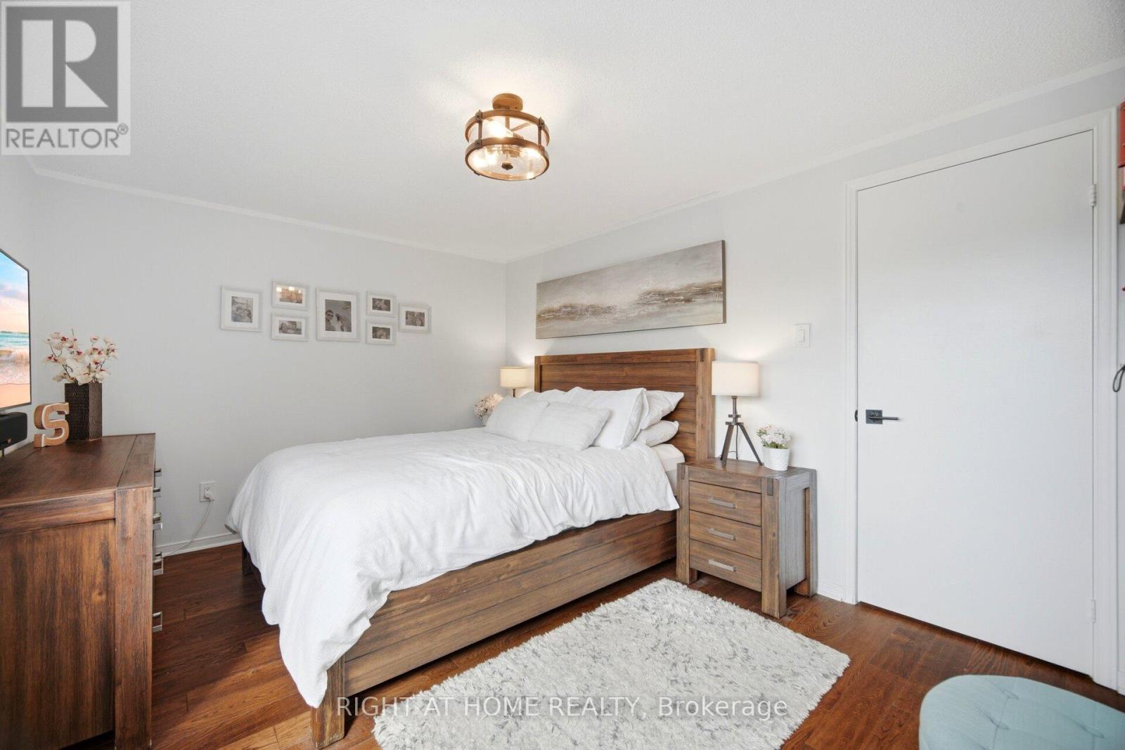 7013 HICKLING CRESCENT - 21