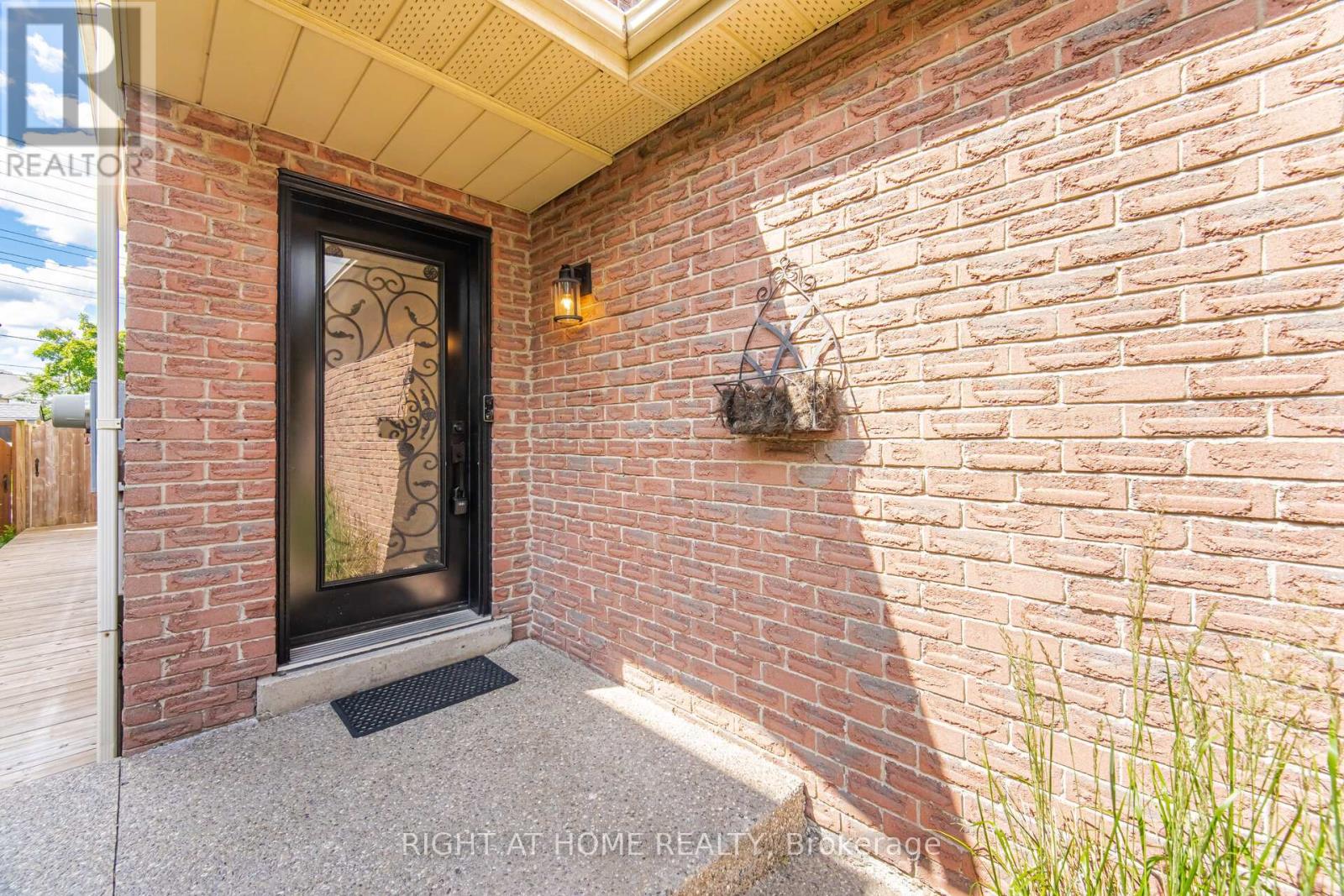7013 HICKLING CRESCENT - 3