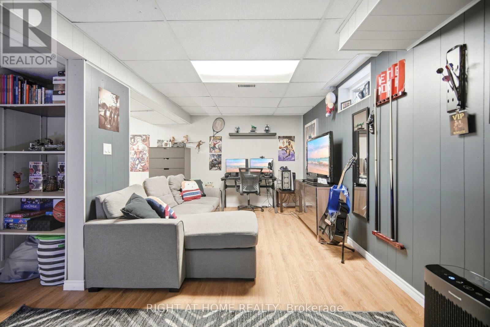 7013 HICKLING CRESCENT - 33
