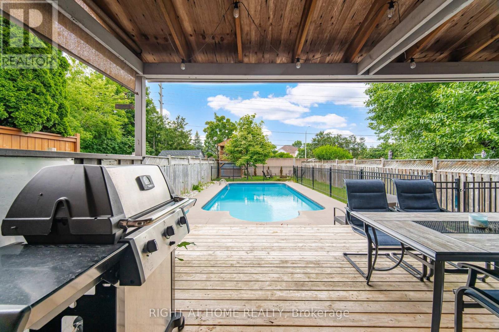 7013 HICKLING CRESCENT - 40
