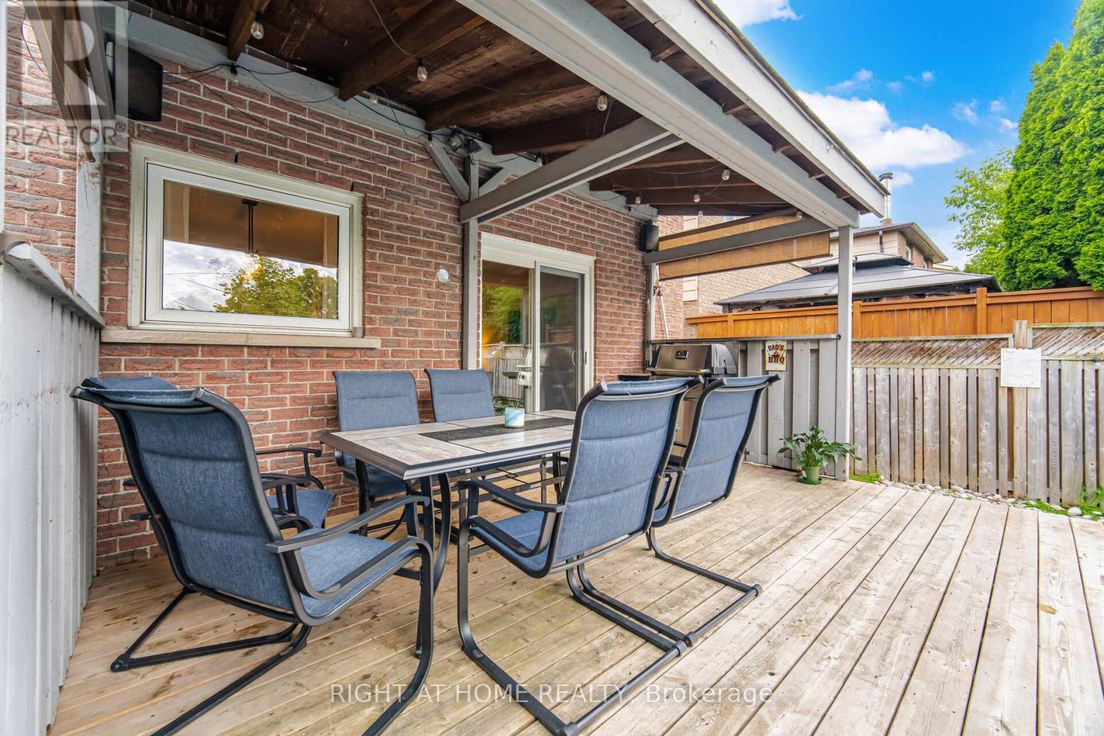 7013 HICKLING CRESCENT - 43