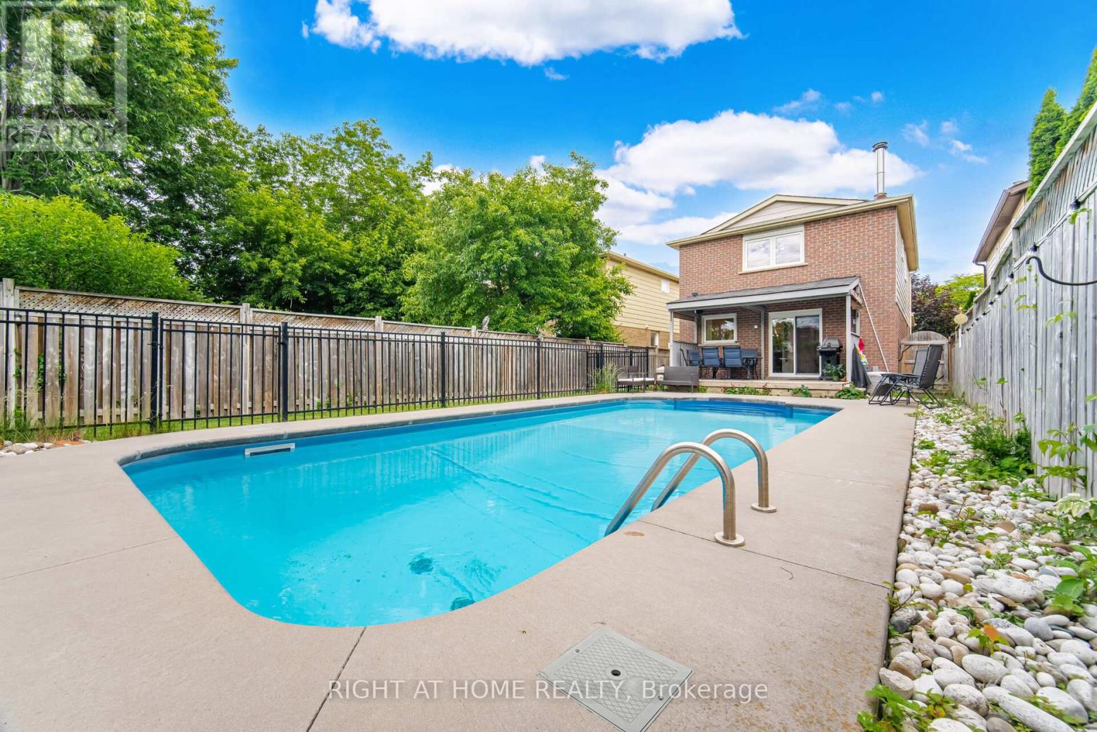 7013 HICKLING CRESCENT - 45