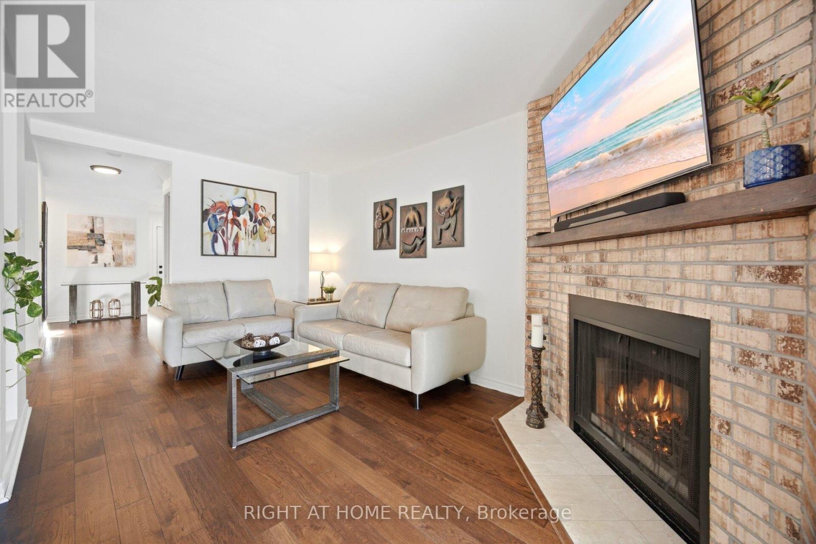 7013 HICKLING CRESCENT - 7
