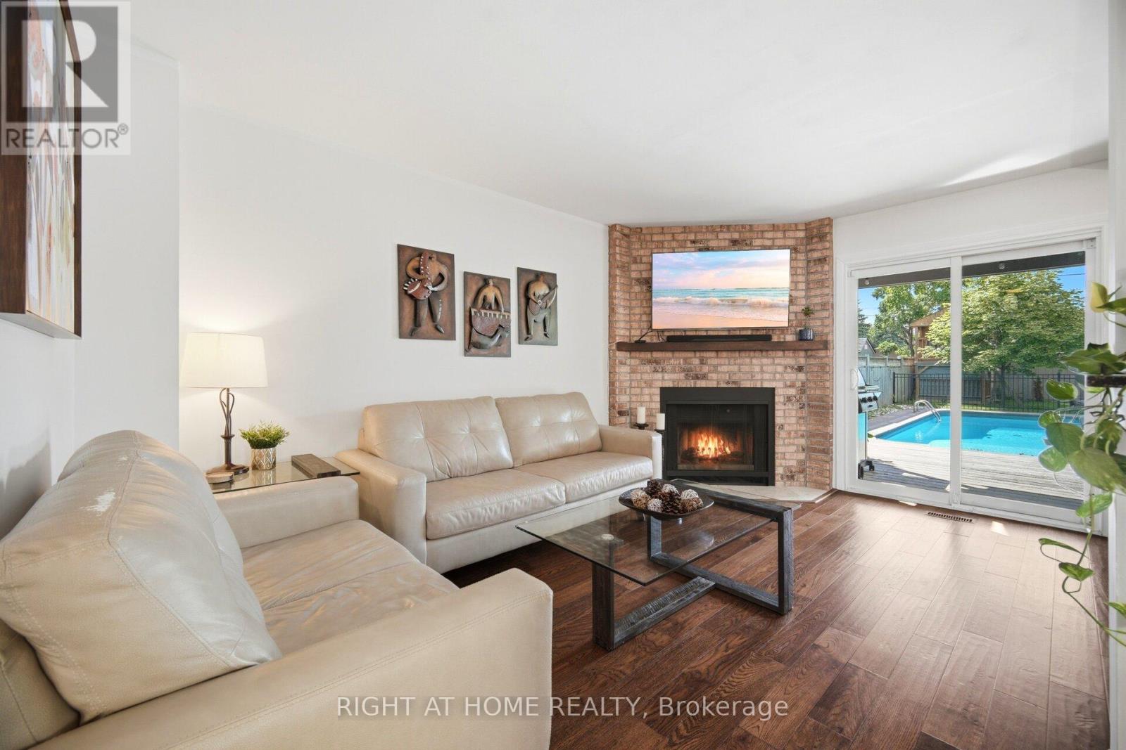7013 HICKLING CRESCENT - 8