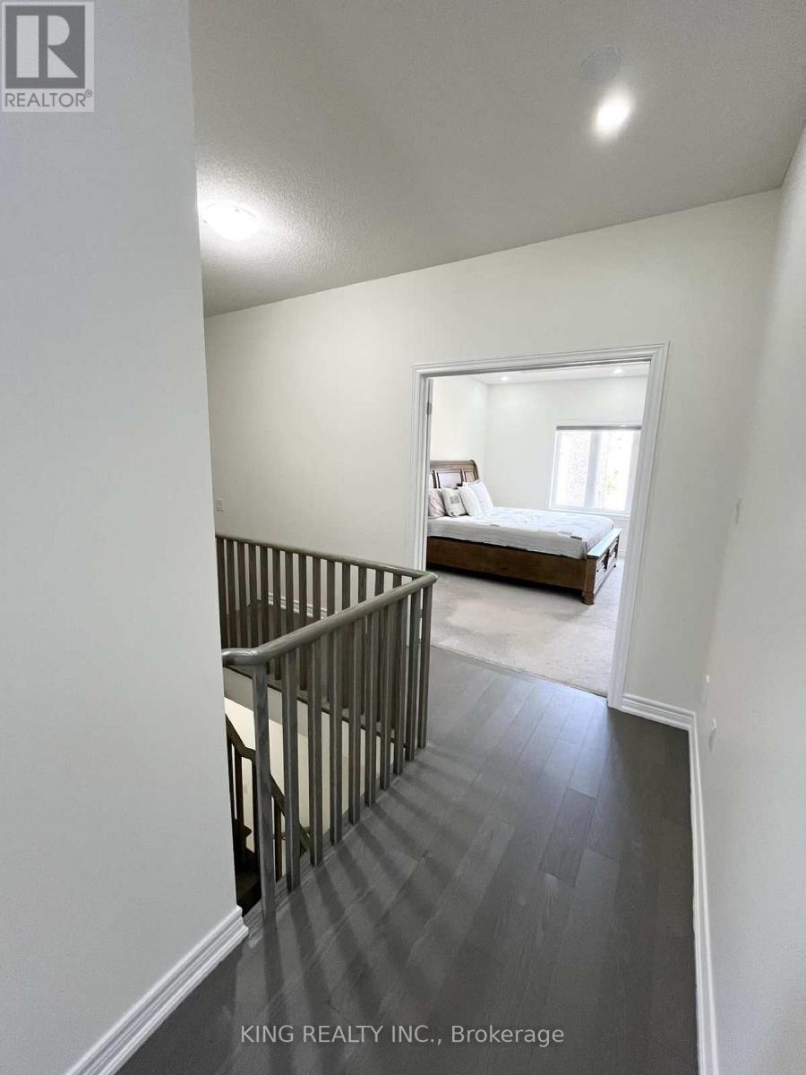 63 COBRIZA CRESCENT - 21