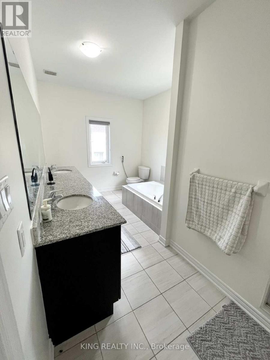 63 COBRIZA CRESCENT - 25
