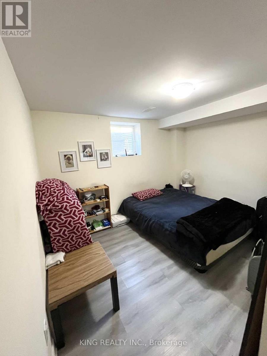 63 COBRIZA CRESCENT - 41