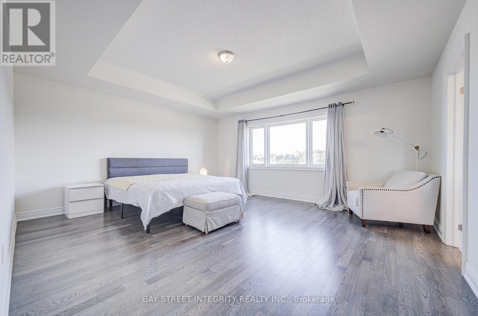 41 KENNETH ROGERS CRESCENT - 21