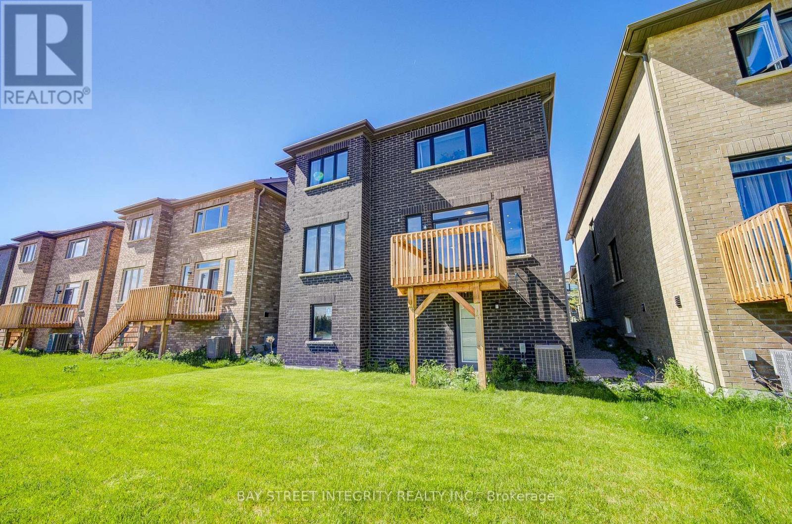 41 KENNETH ROGERS CRESCENT - 41