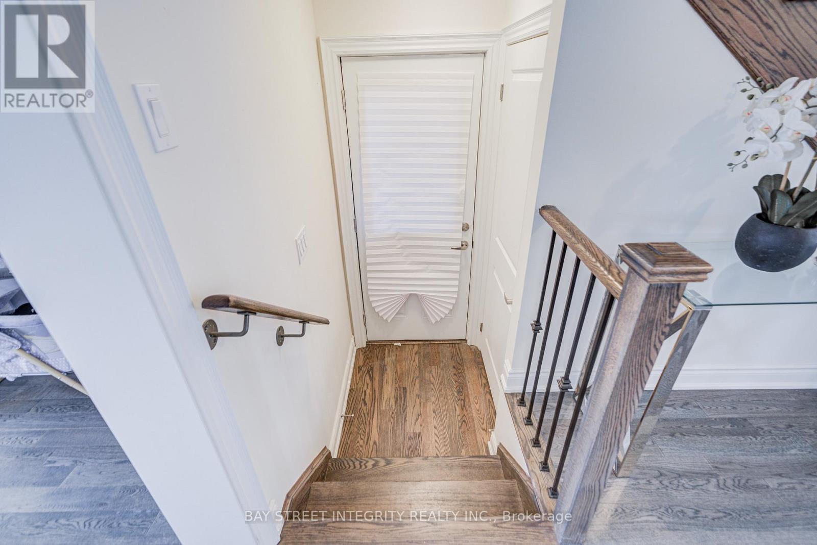 41 KENNETH ROGERS CRESCENT - 42