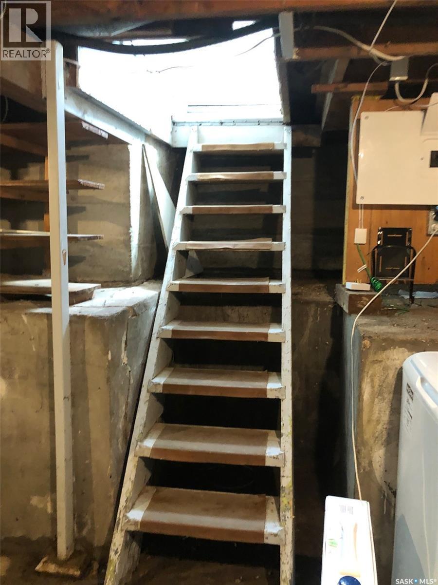 226 4th AVENUE W — photo 34