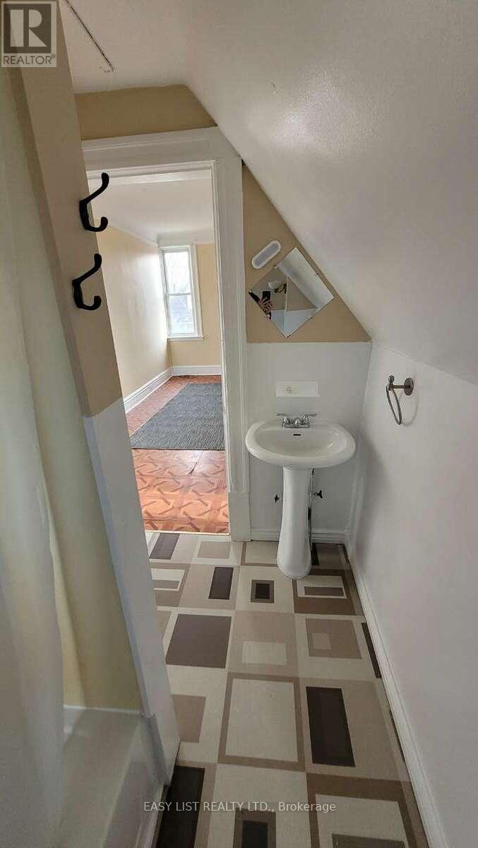626 LORNE AVENUE - 23