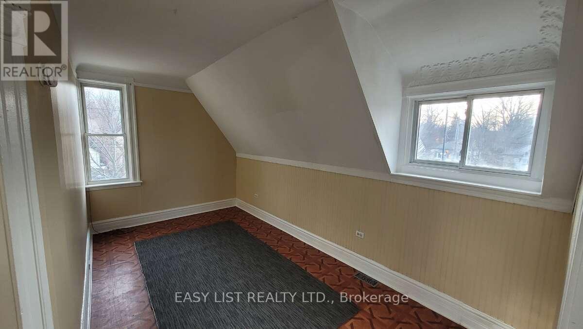 626 LORNE AVENUE - 24