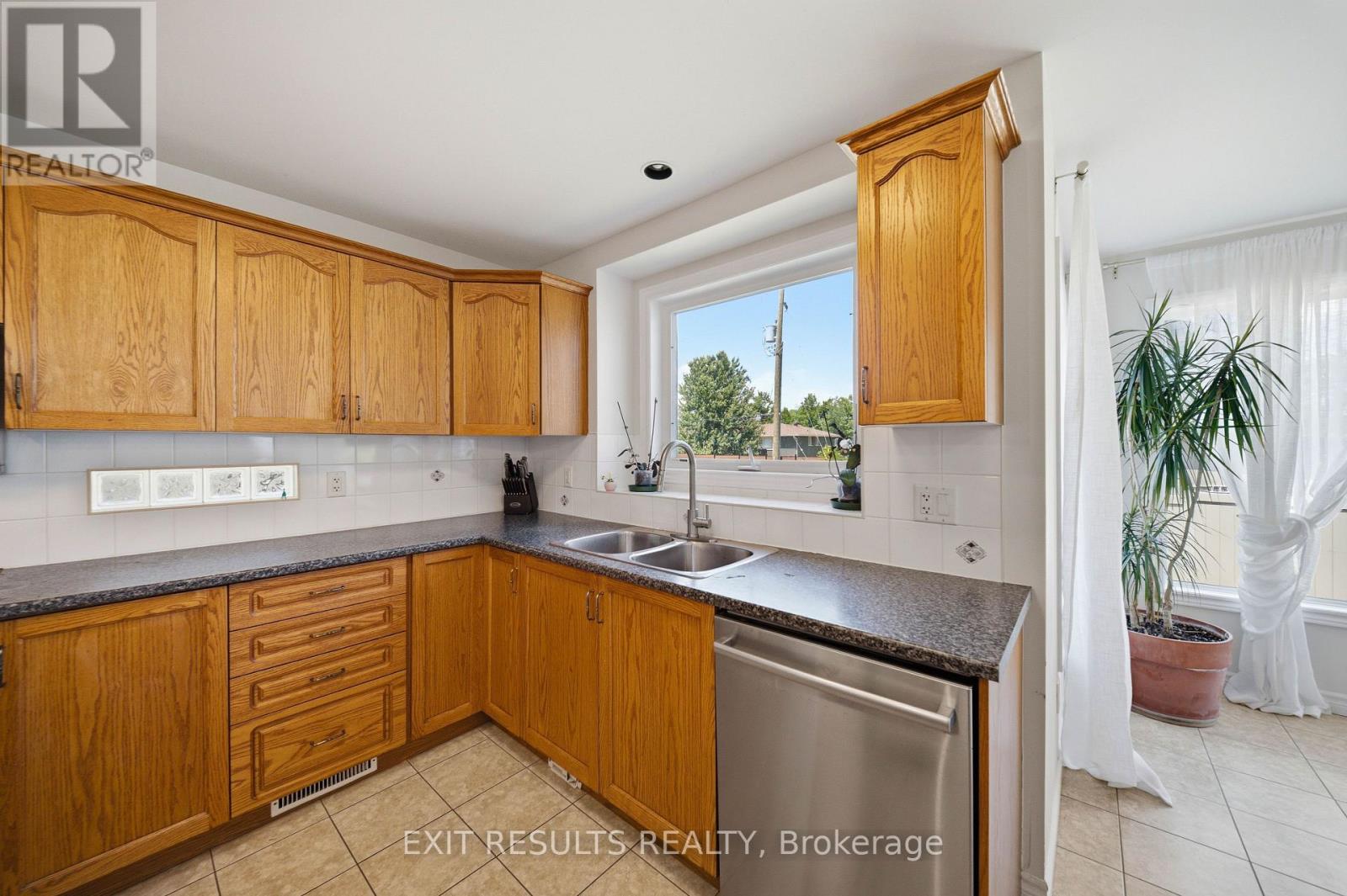 5B KEMP DRIVE - 13