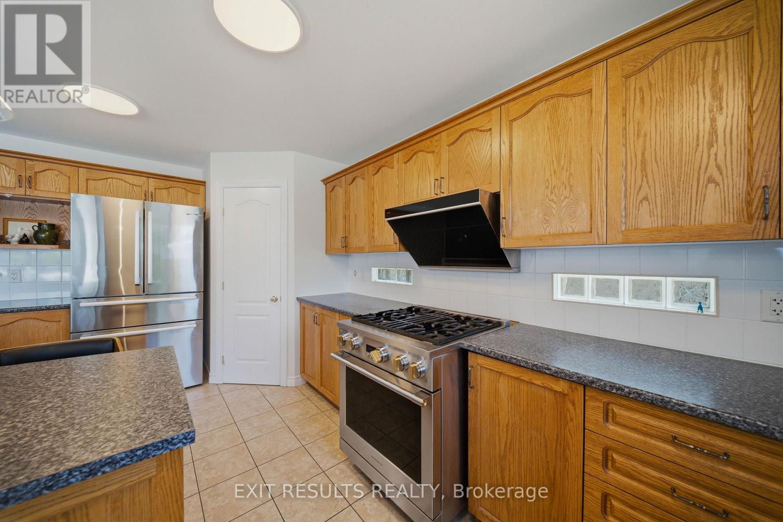5B KEMP DRIVE - 14
