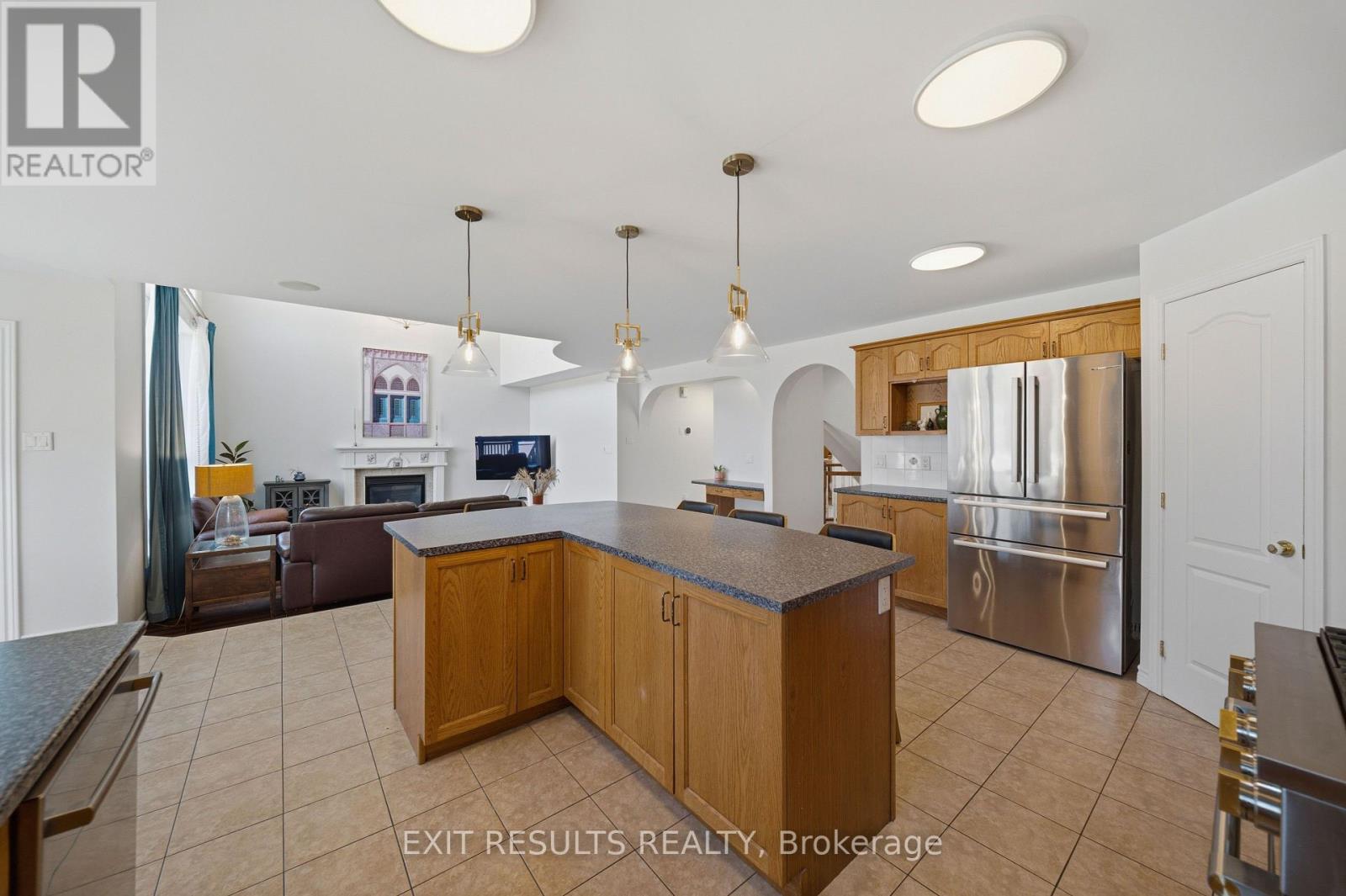 5B KEMP DRIVE - 16