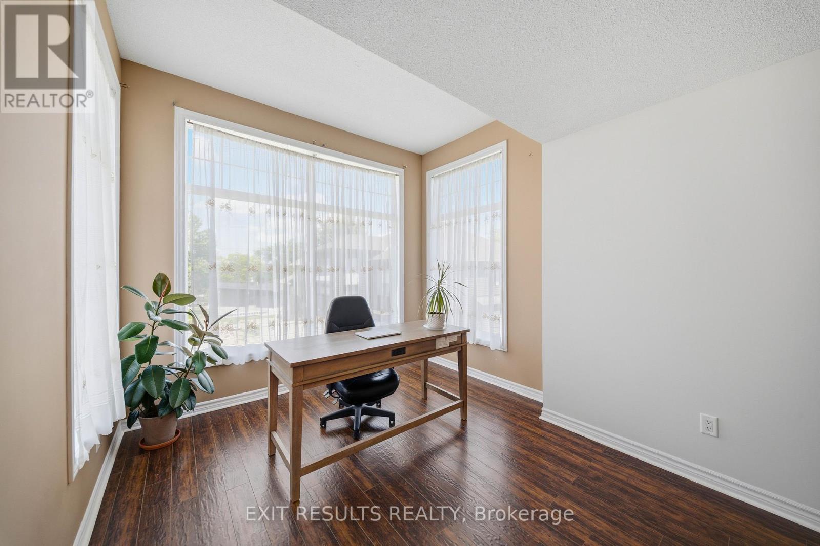 5B KEMP DRIVE - 23