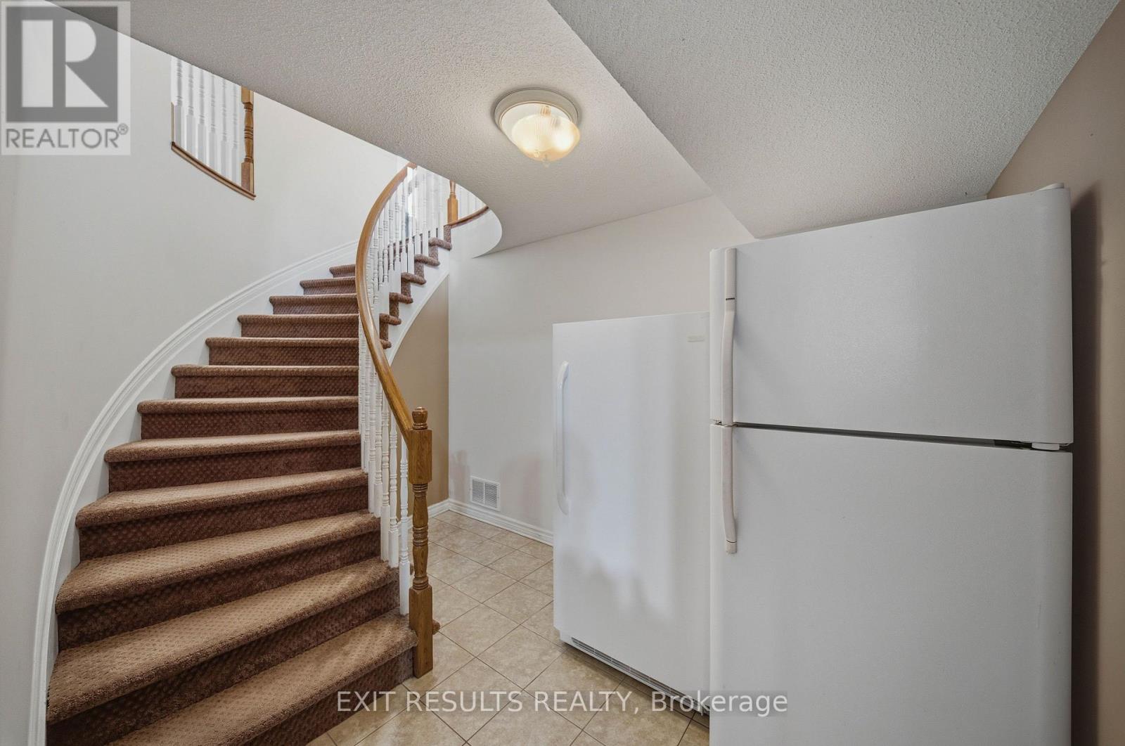5B KEMP DRIVE - 36