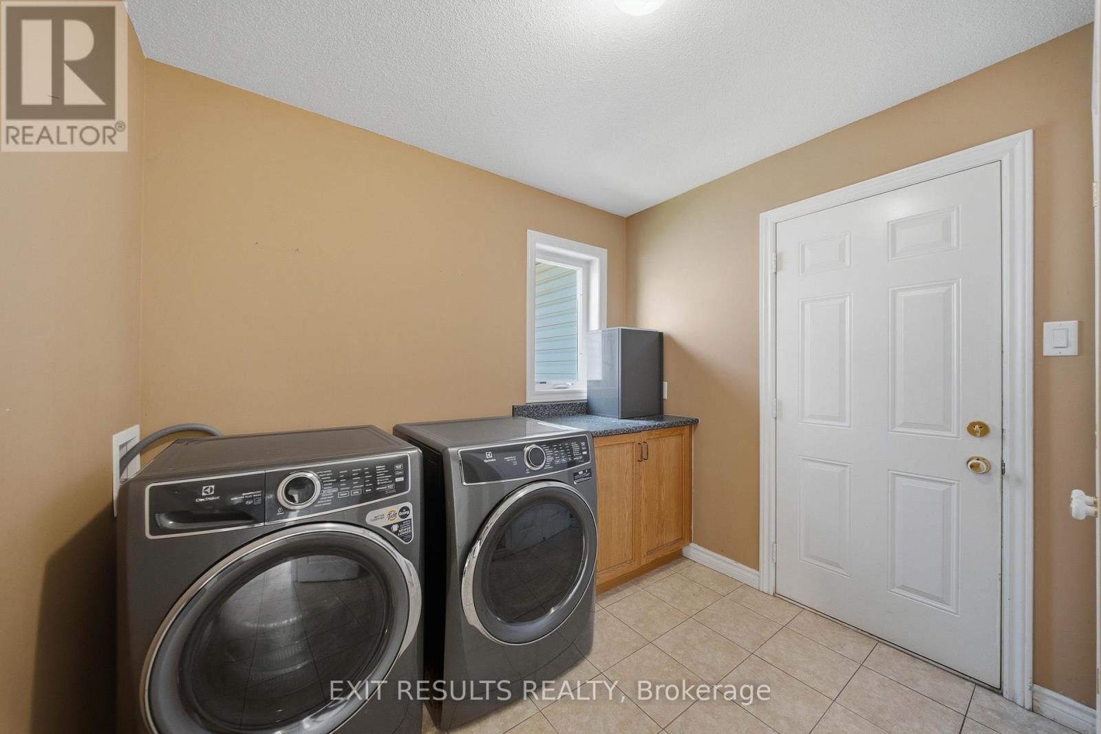 5B KEMP DRIVE - 7