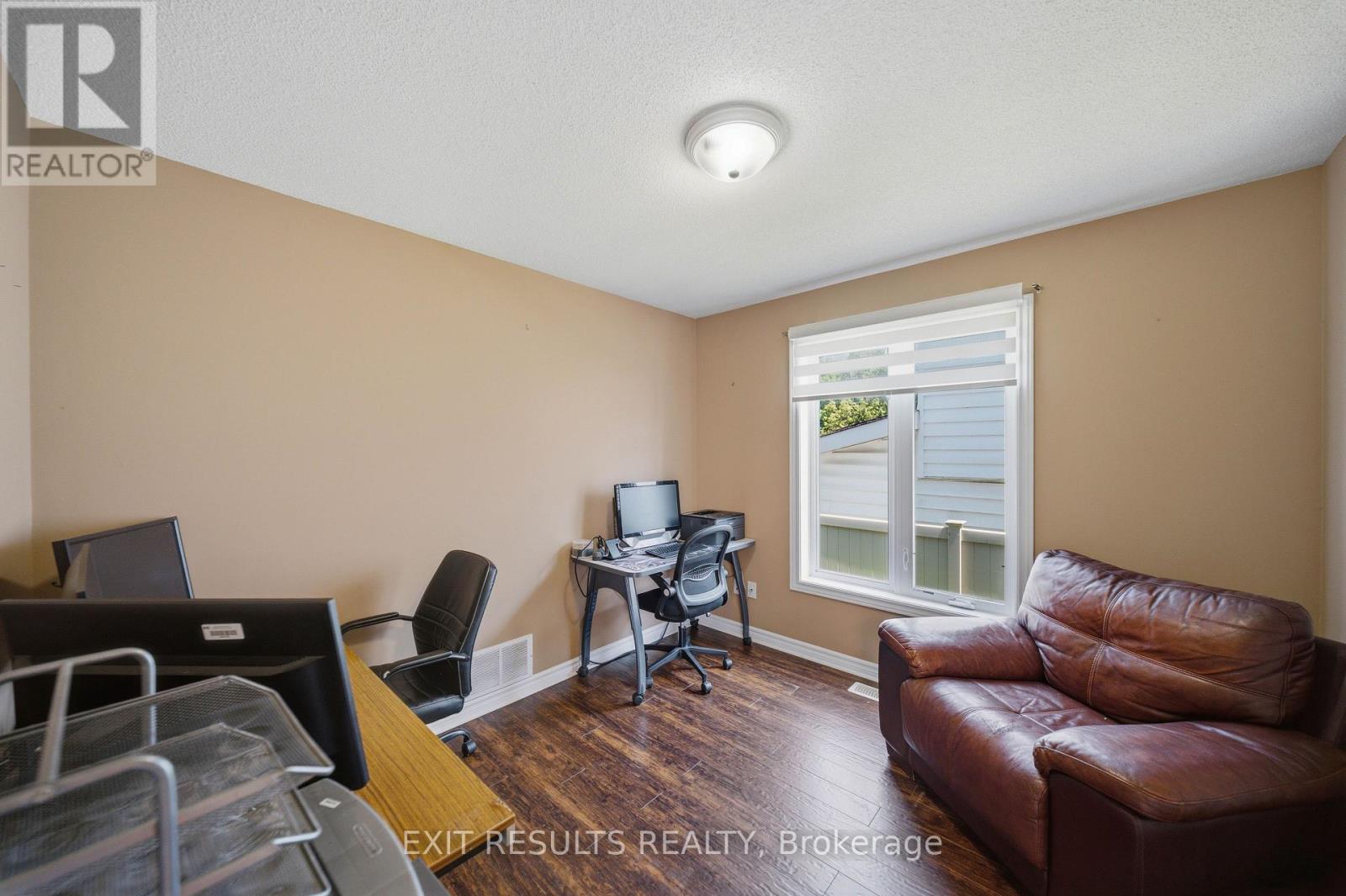 5B KEMP DRIVE - 8