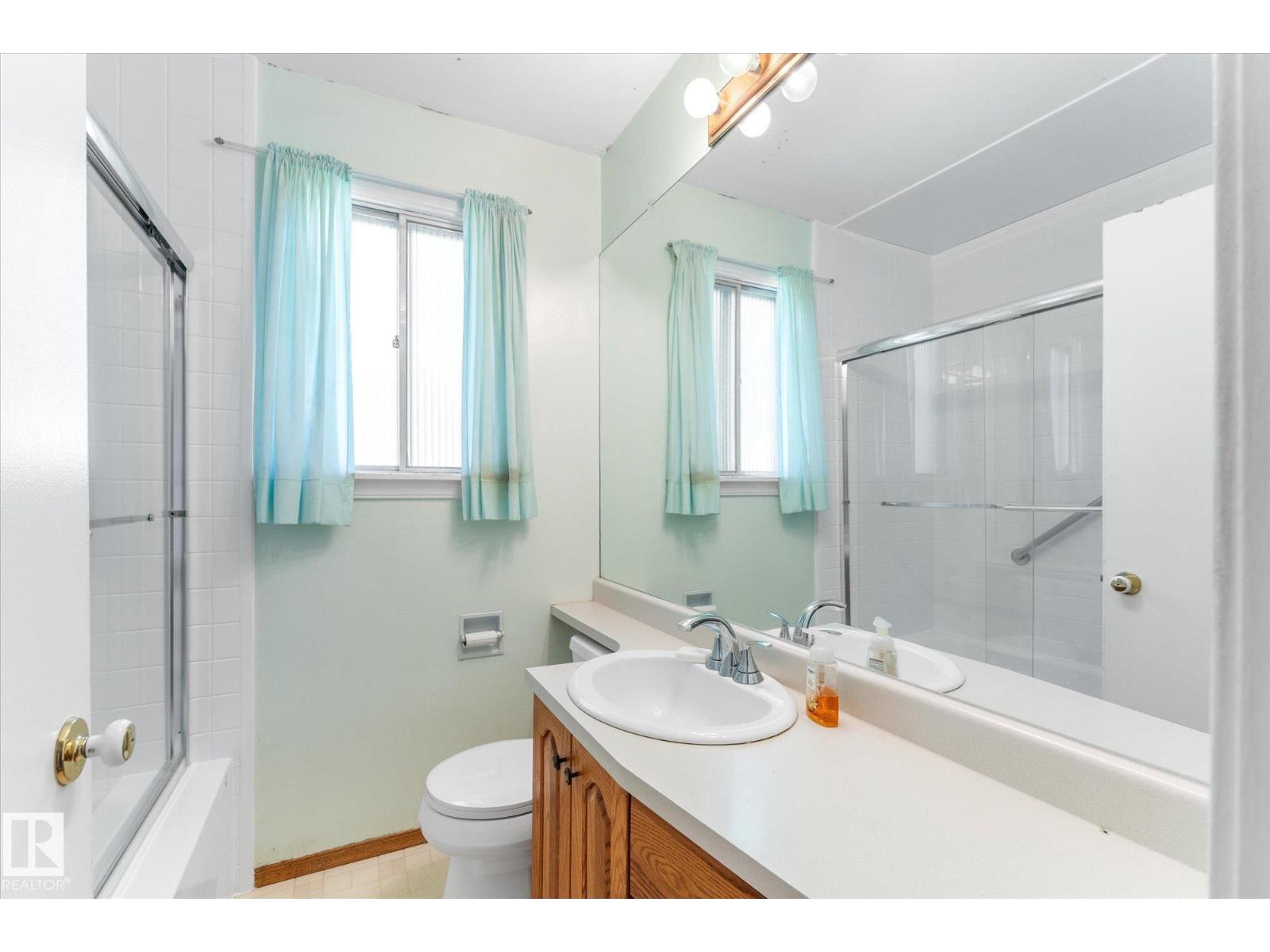 9315 86 ST NW - 17