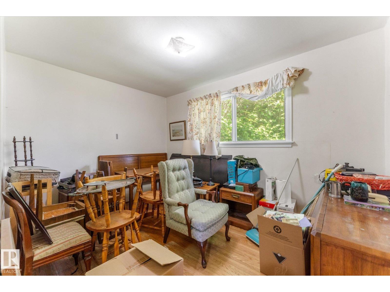 9315 86 ST NW - 21