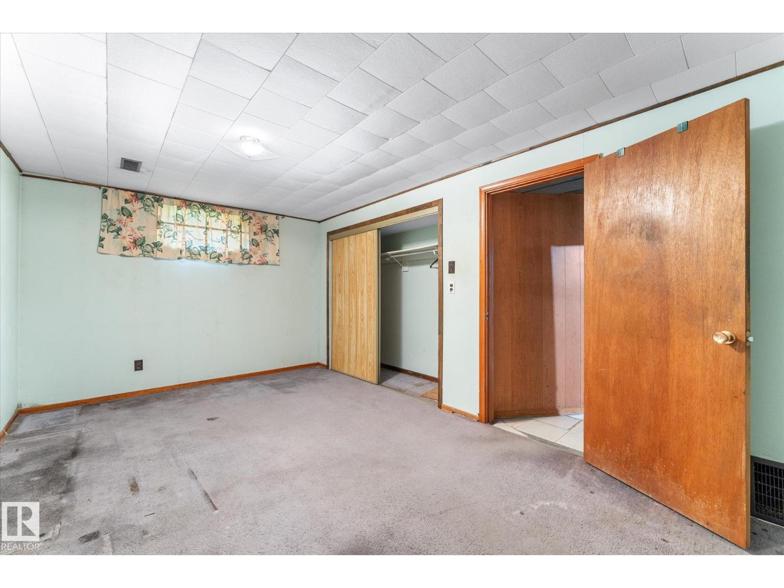 9315 86 ST NW - 27