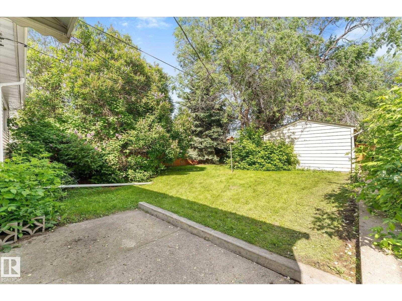 9315 86 ST NW - 3