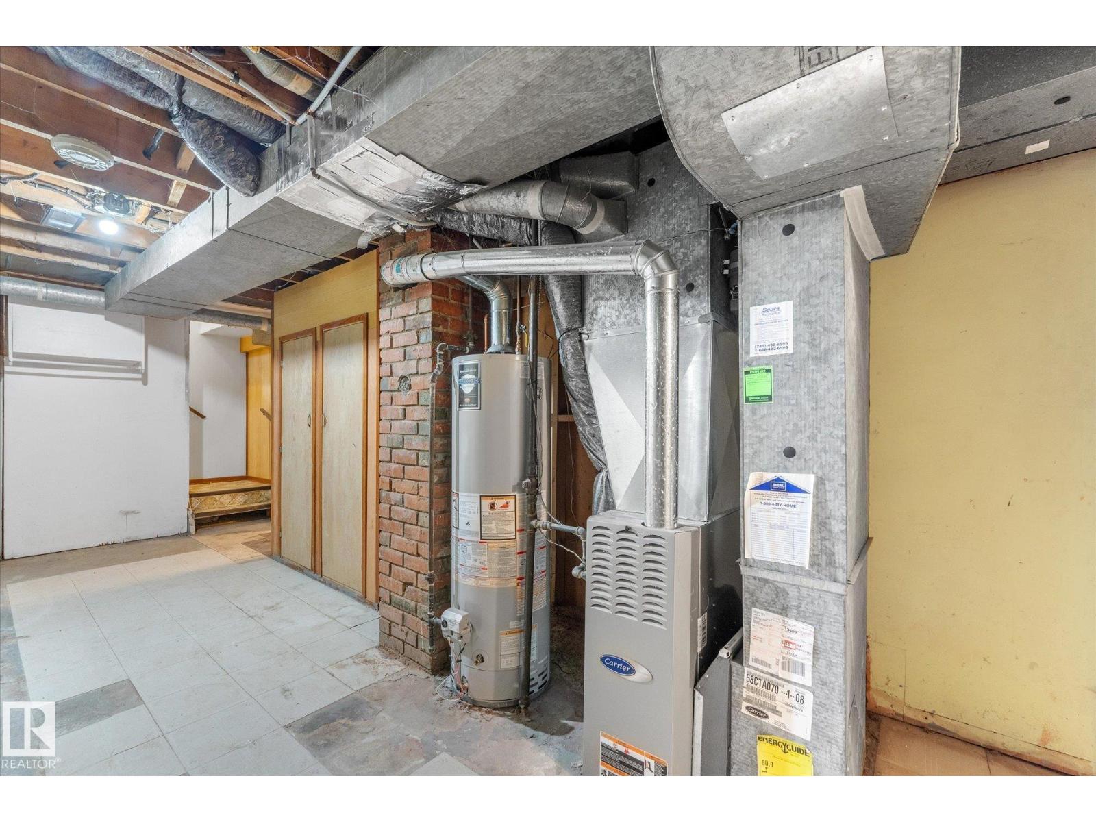 9315 86 ST NW - 30