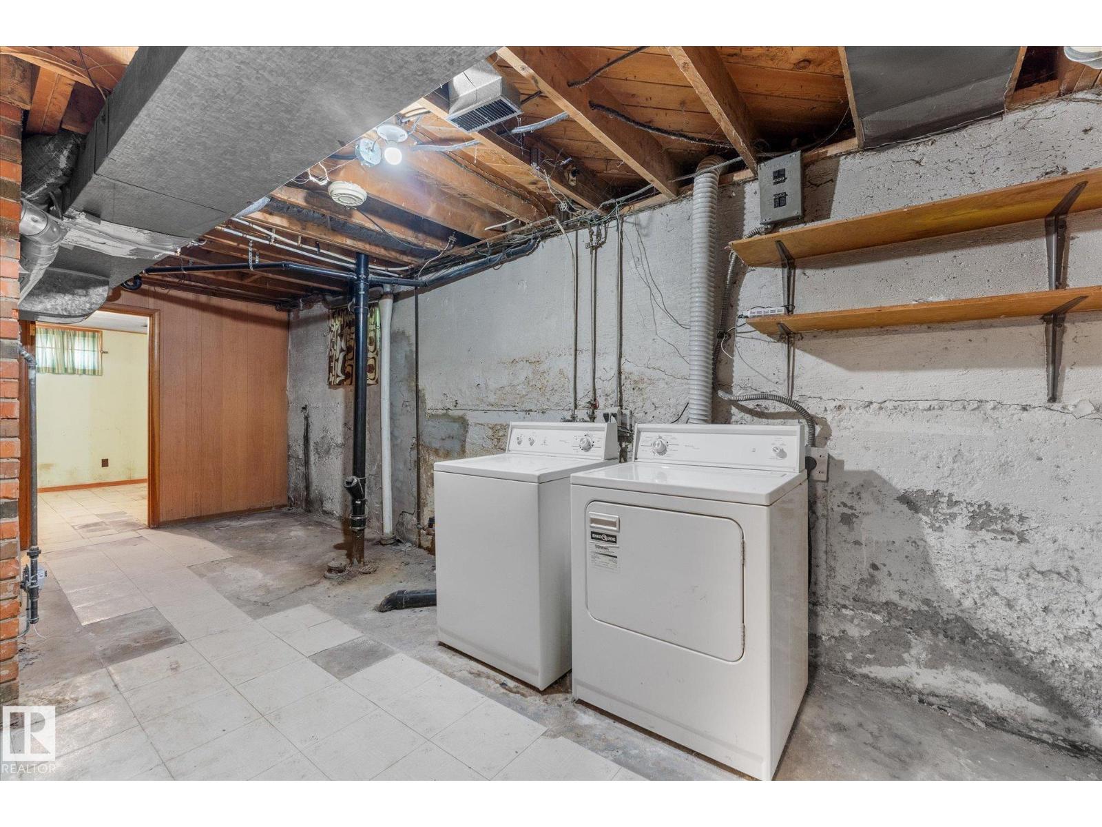 9315 86 ST NW - 31