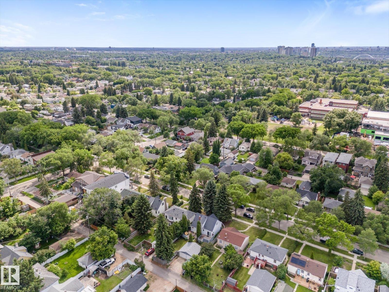 9315 86 ST NW - 40