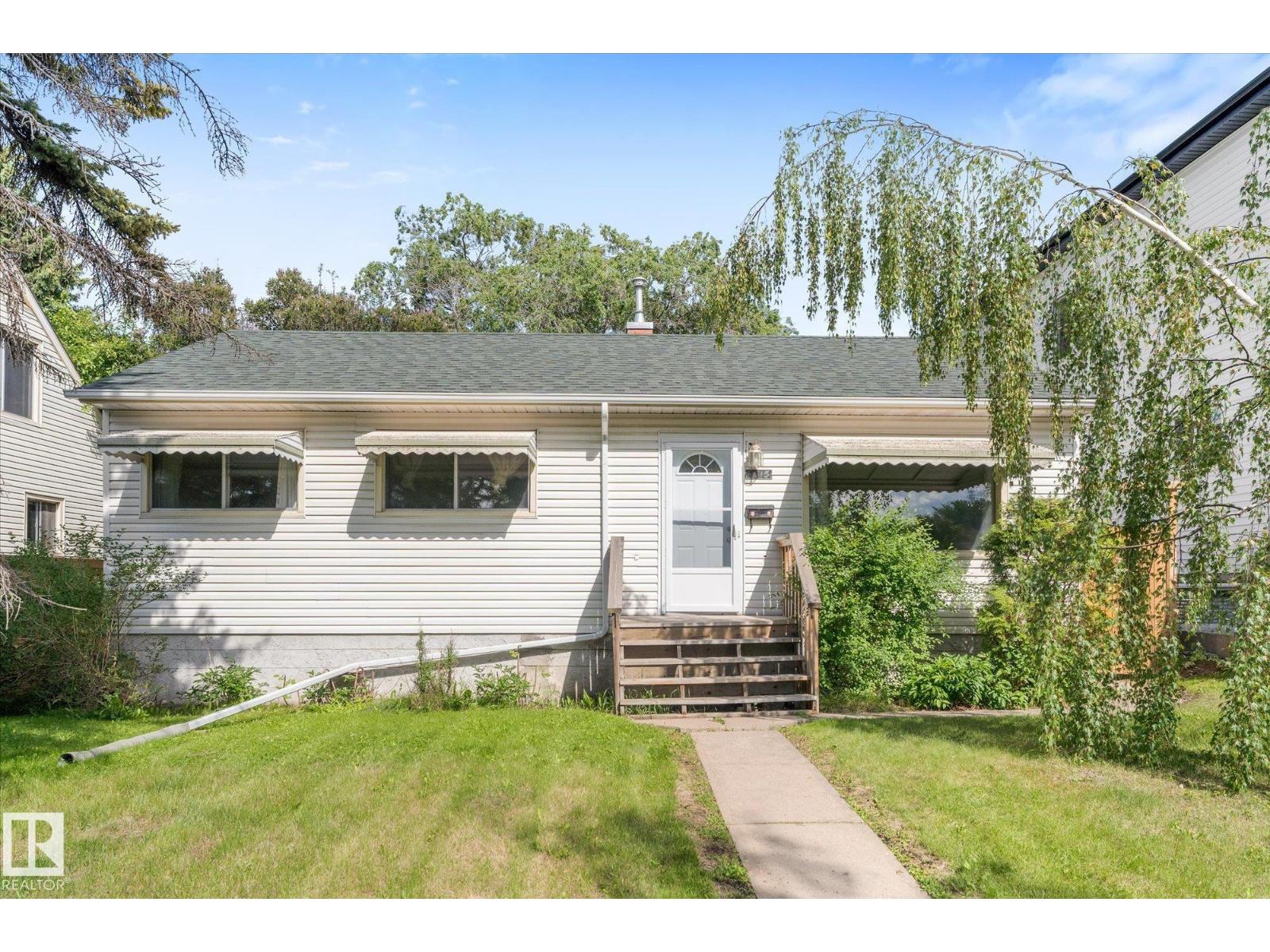 9315 86 ST NW - 5