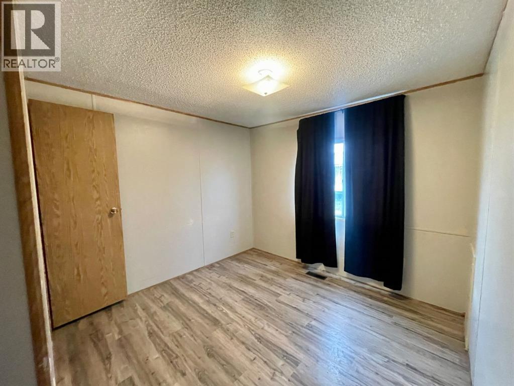 46 422 55 Street — photo 14