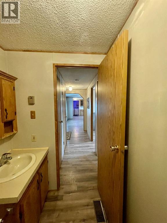 46 422 55 Street — photo 13