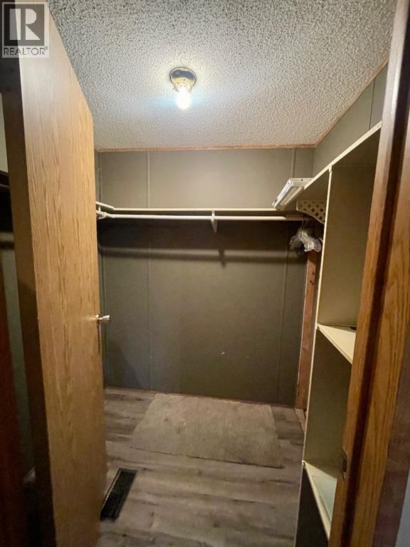 46 422 55 Street — photo 6