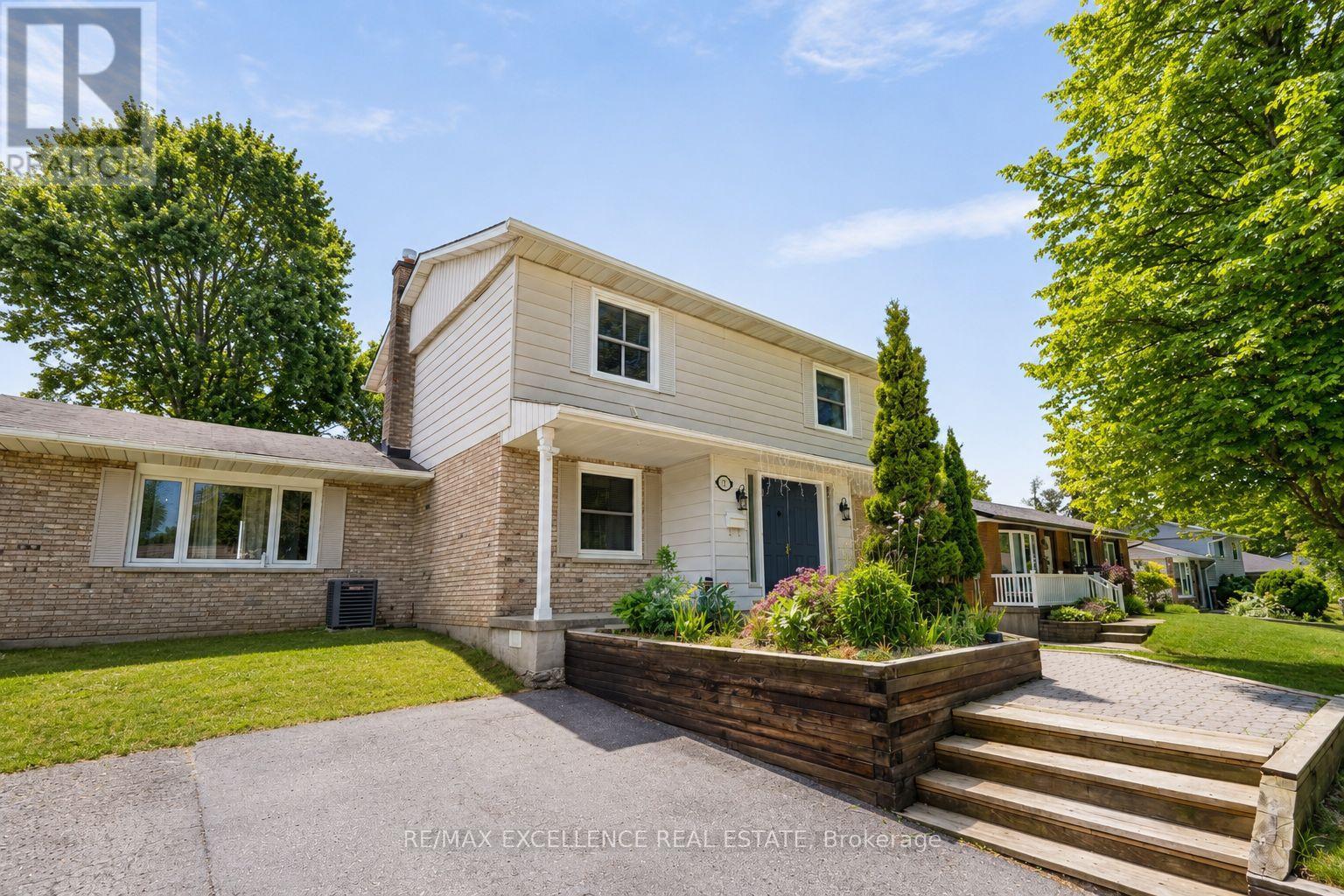 27 WADSWORTH DRIVE - 1
