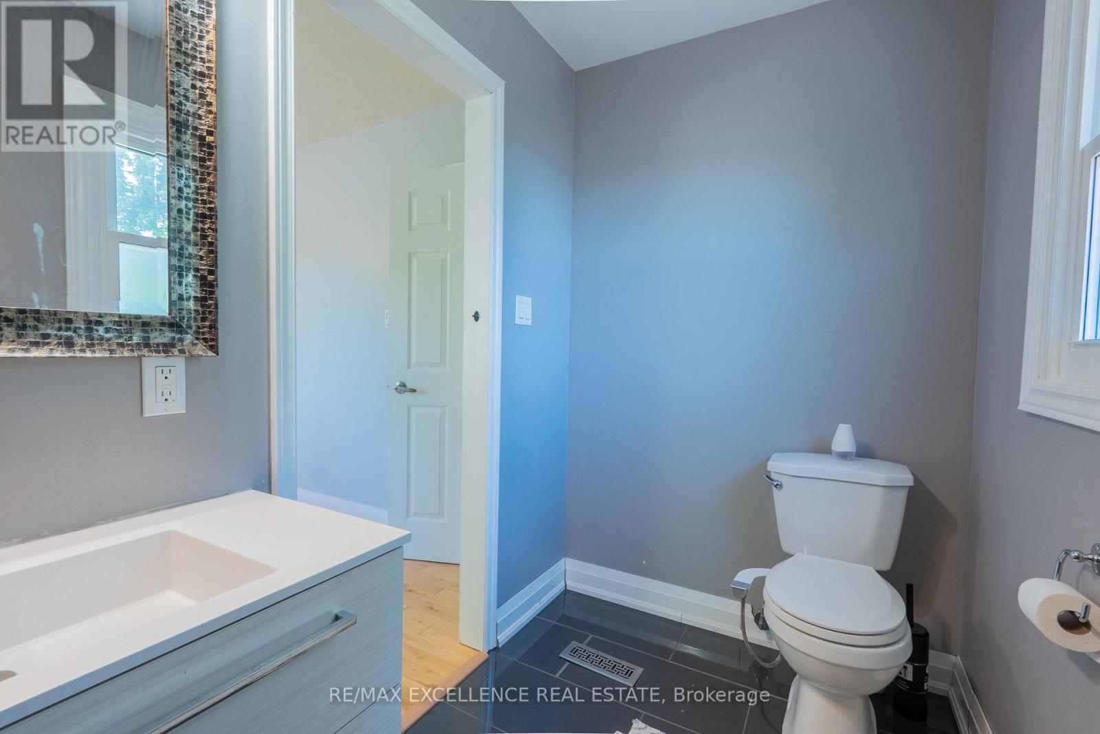 27 WADSWORTH DRIVE - 22