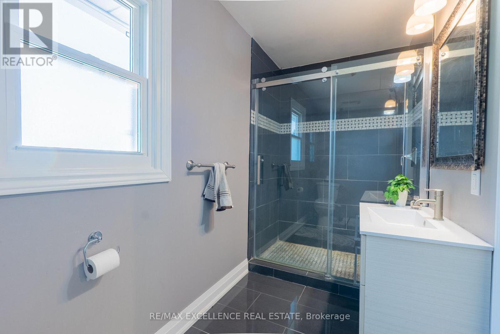 27 WADSWORTH DRIVE - 23