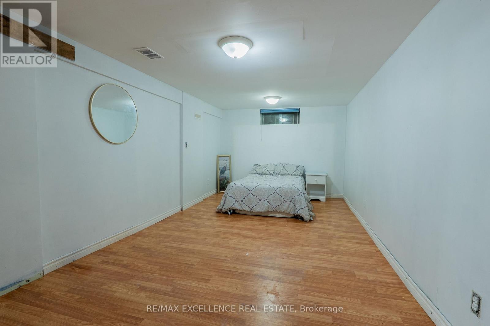 27 WADSWORTH DRIVE - 32