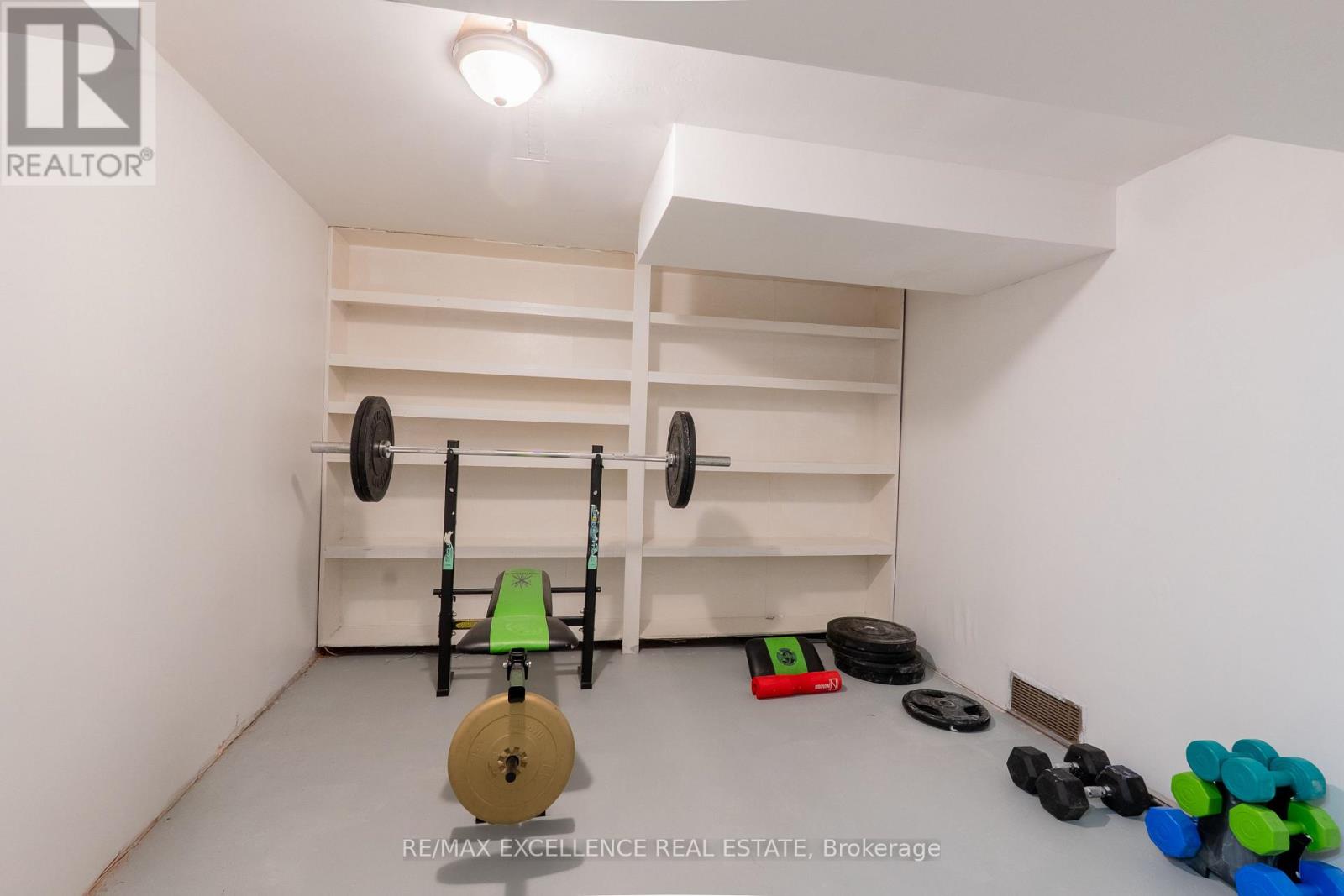 27 WADSWORTH DRIVE - 34