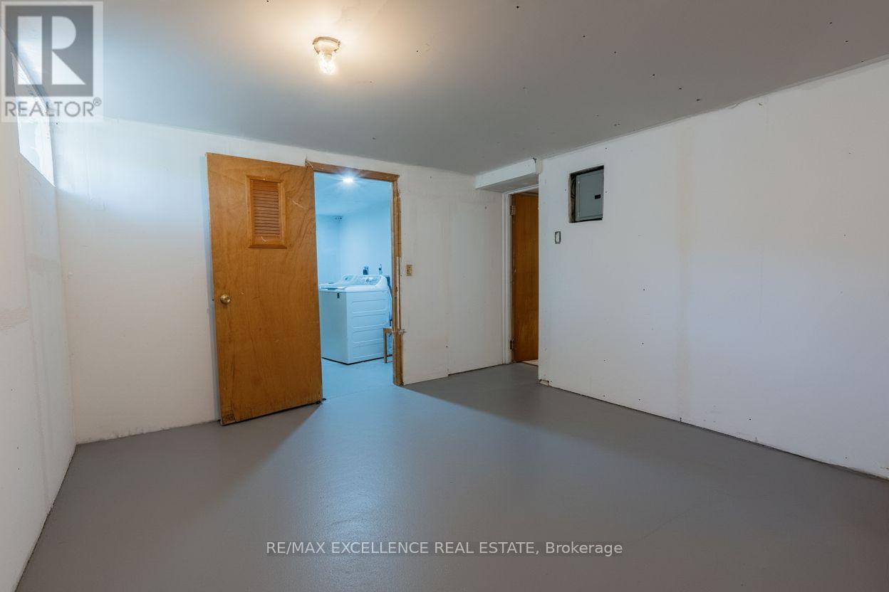 27 WADSWORTH DRIVE - 37
