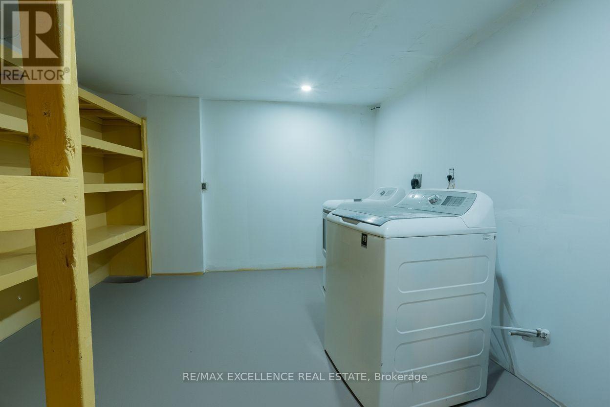27 WADSWORTH DRIVE - 38