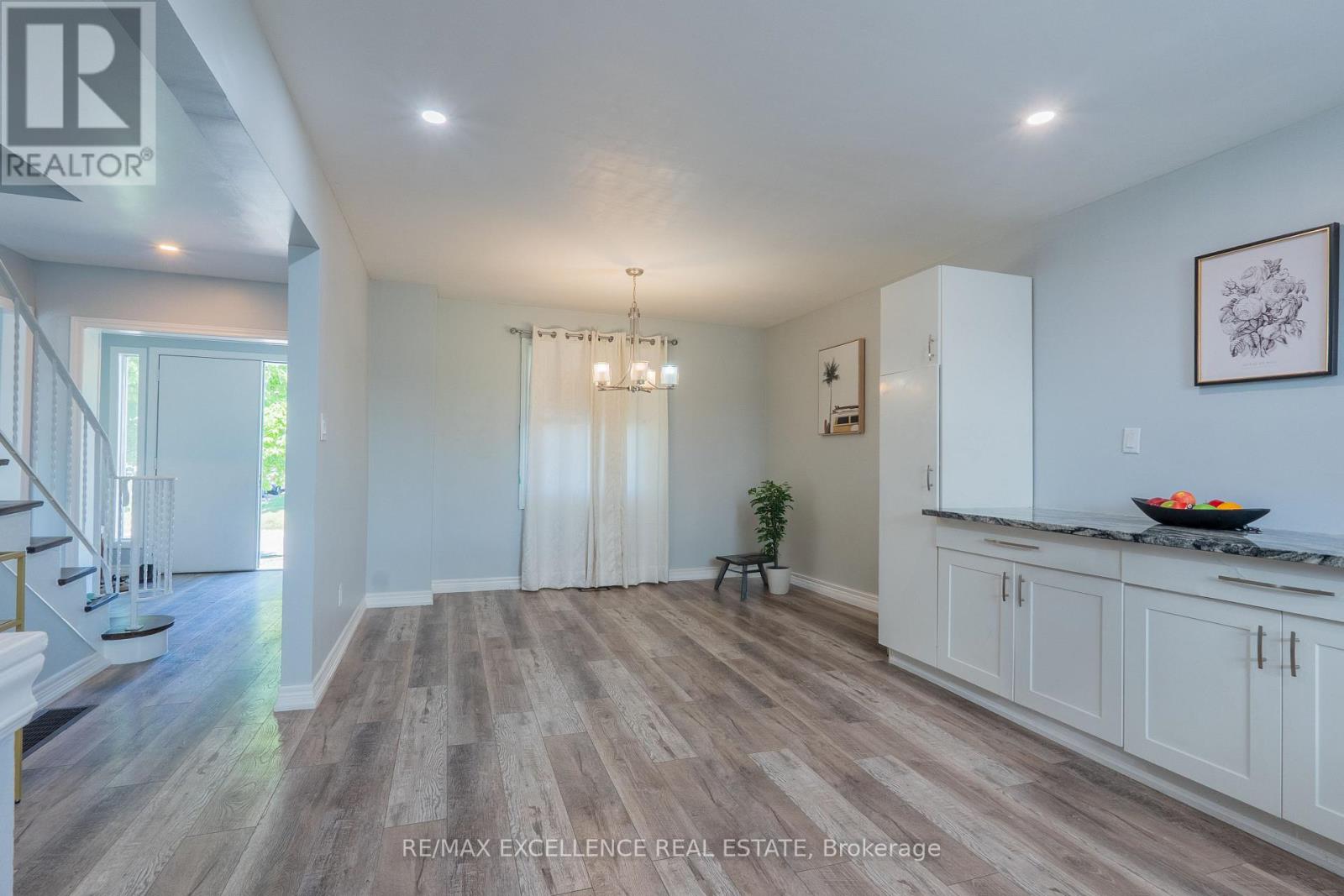27 WADSWORTH DRIVE - 8