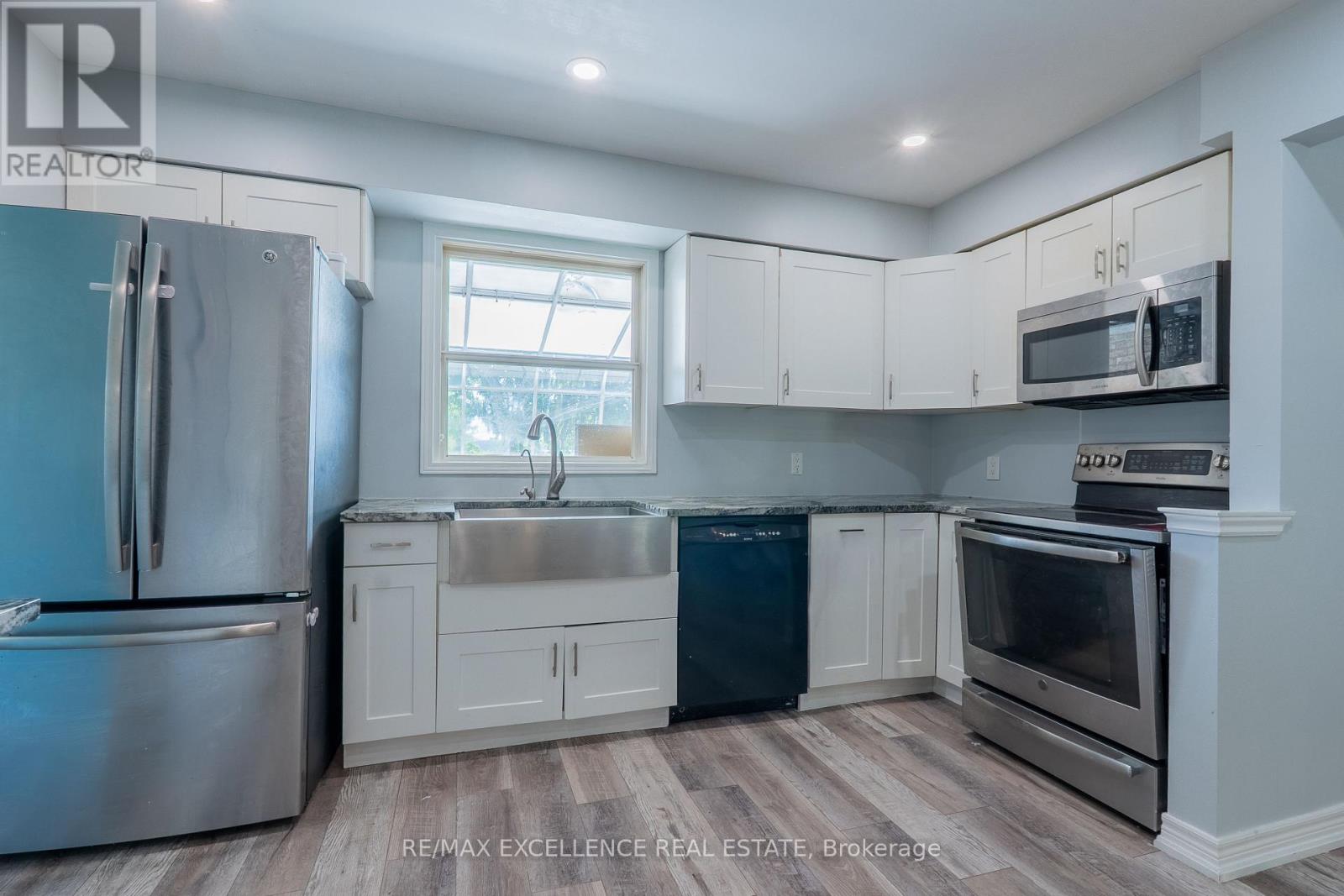 27 WADSWORTH DRIVE - 9