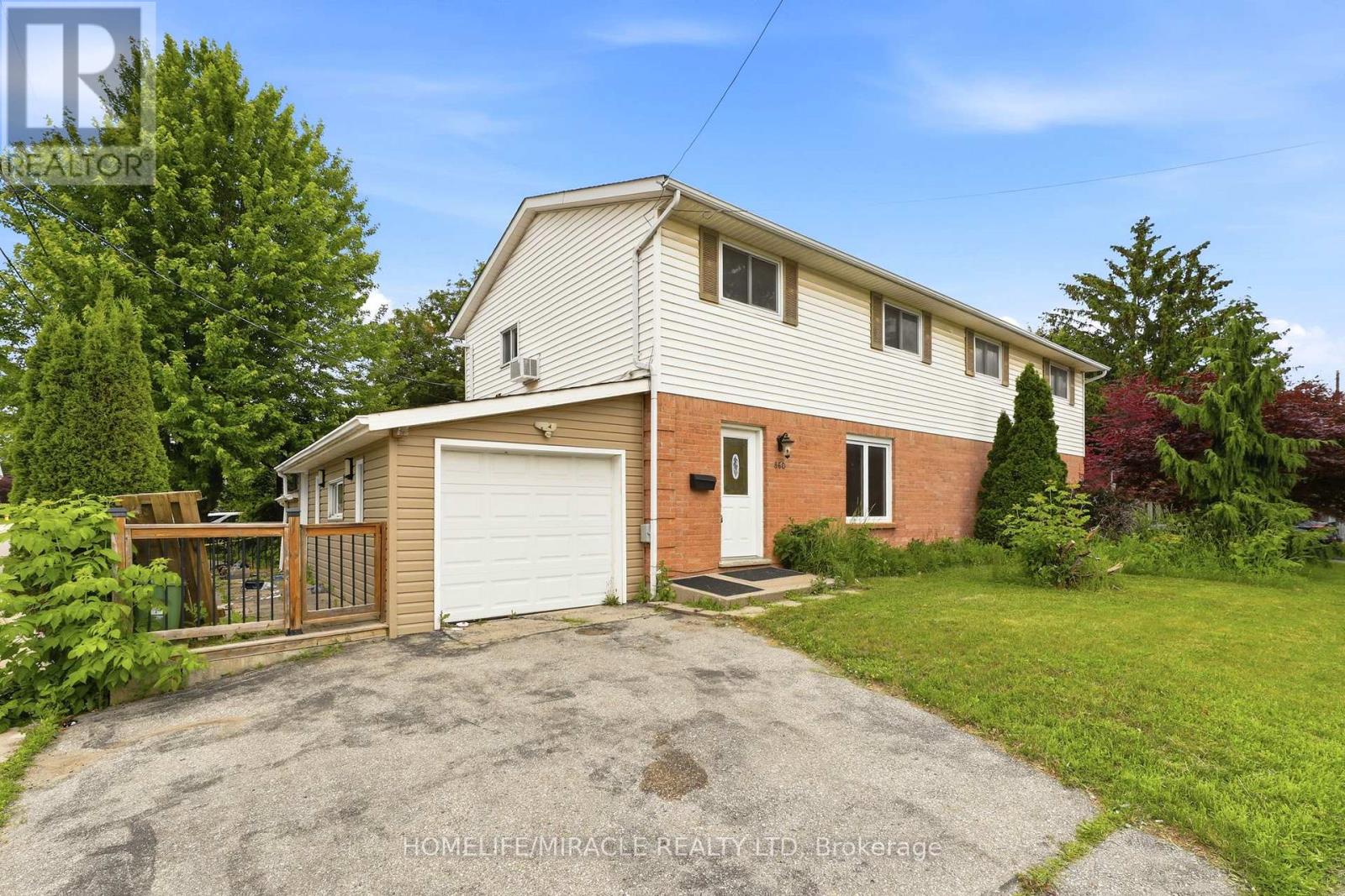 860 TRAFALGAR STREET - 1