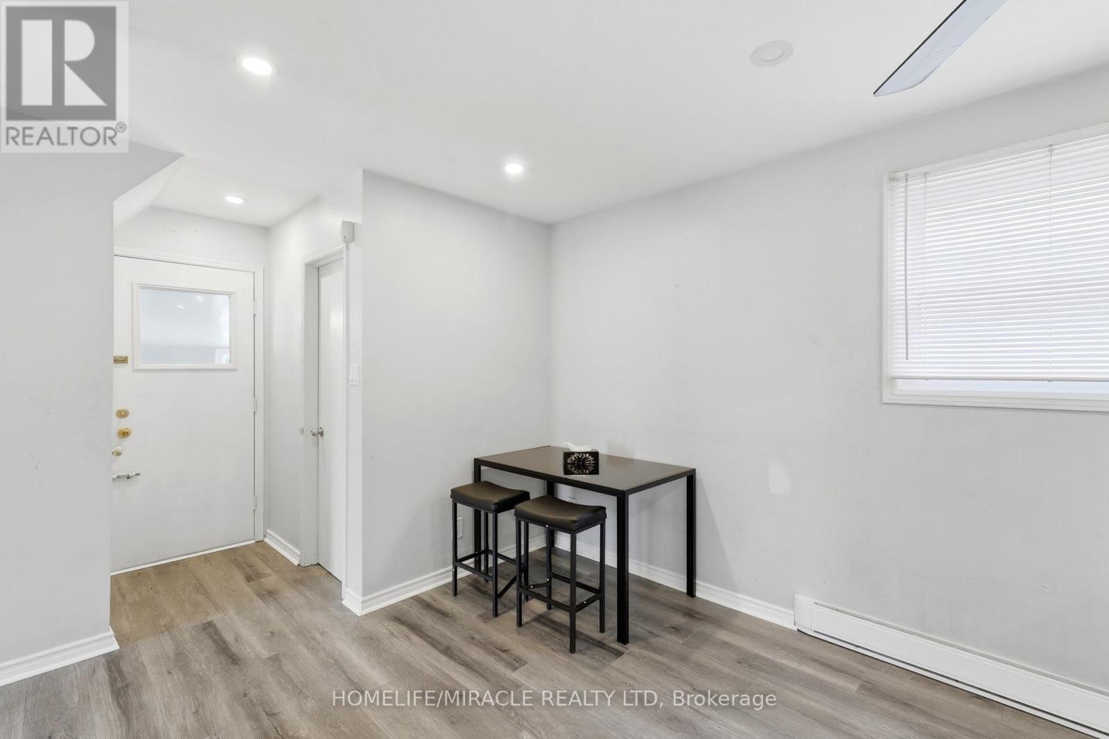 860 TRAFALGAR STREET - 14