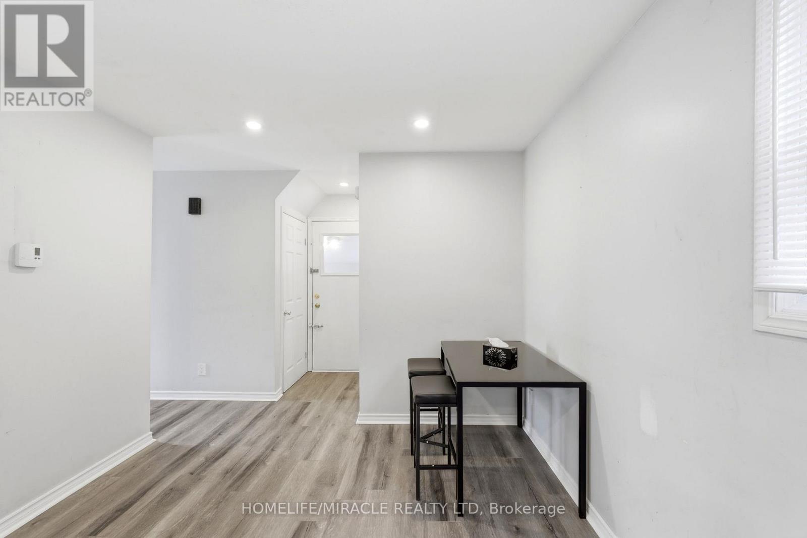 860 TRAFALGAR STREET - 15