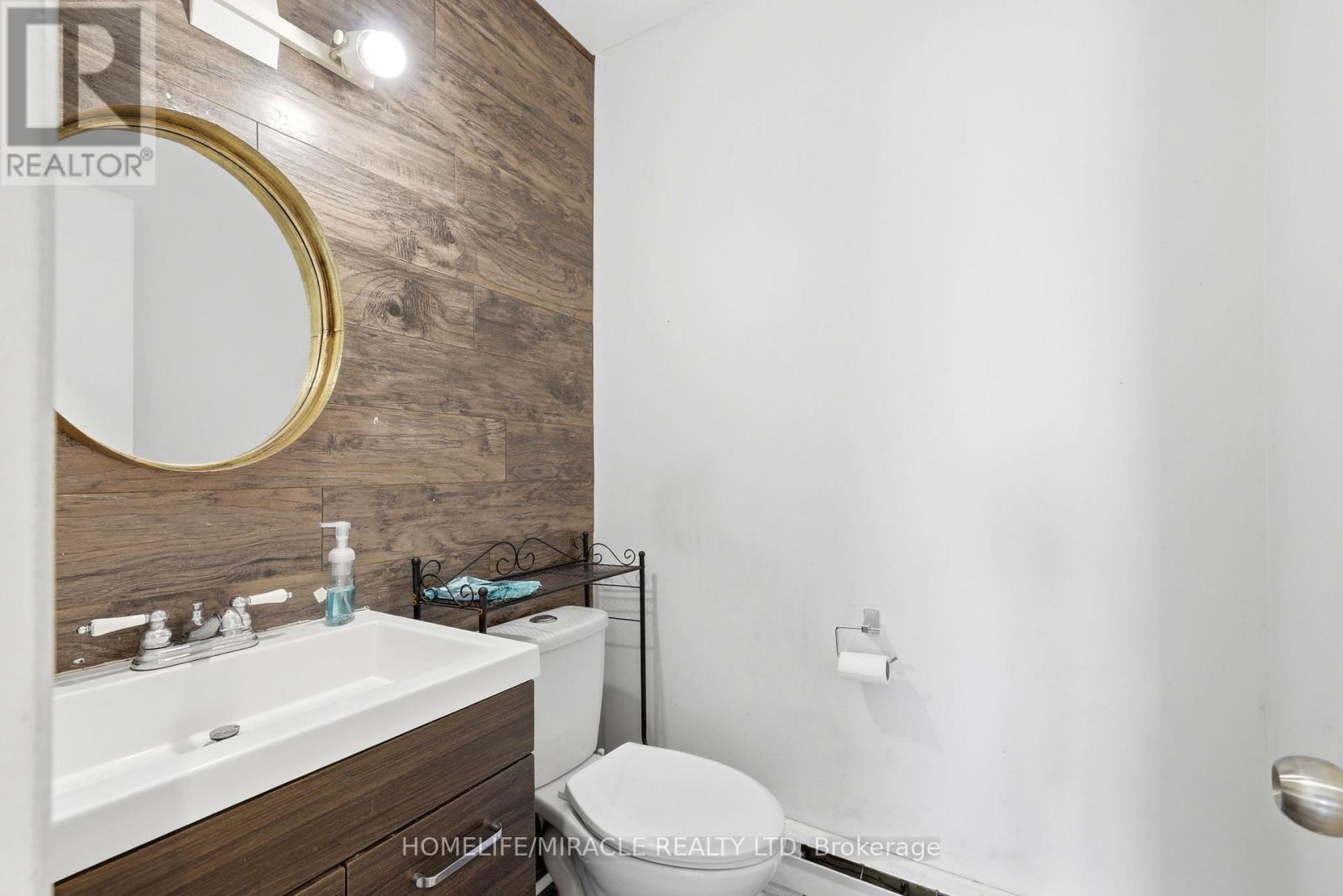 860 TRAFALGAR STREET - 16