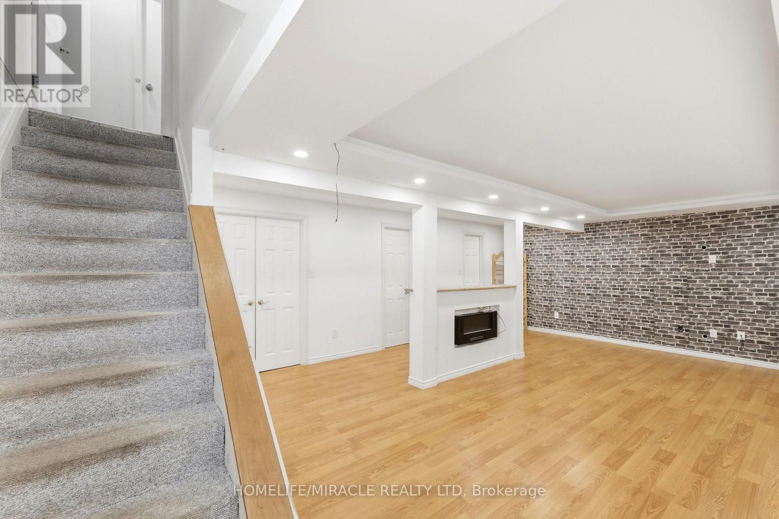 860 TRAFALGAR STREET - 30